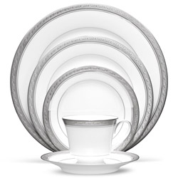A photo of Crestwood Platinum 5pc Place Setting