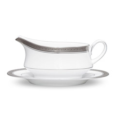 A photo of Crestwood Platinum Gravy with Tray, 16oz. (2-pc.)