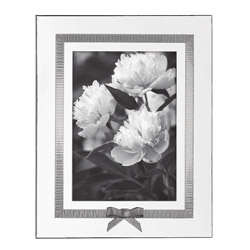 A photo of Silverplate Picture Frame, 5x7, Grace Avenue