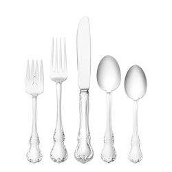 A photo of French Provincial 5pc Dinner Setting, Oval Soup