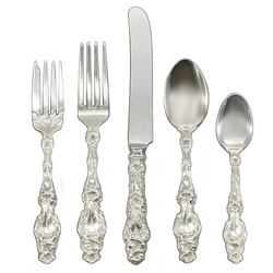 A photo of Lily 5pc Dinner Setting, Oval Soup