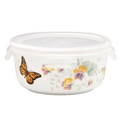 A photo of Serve and Store Dish with Lid, Round 16oz